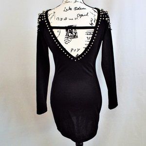 Ya Los Angeles Black Tunic Top w/ V-Neck Back w/Silver Ball beading Size Med